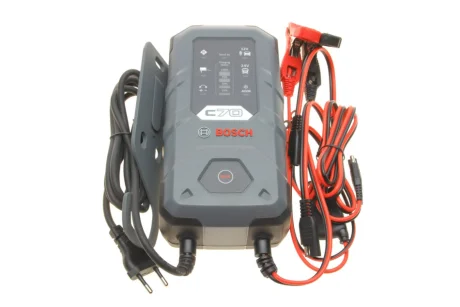 Зарядний пристрій C70 (12V/24V) (14Ah до 300Ah) 10A (EFB/GEL/VRLA/AGM) з підтримкою заряду 0 189 911 070 BOSCH 0-189-911-070