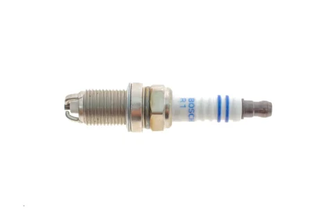 Свічка запалювання VW T4/VW Caddy III/ Renault Kangoo/Audi A6 87- 0 241 235 752 BOSCH 0-241-235-752