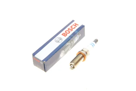 Свічка запалювання Infiniti Q50 15-/Volvo S60/S80/S90/V60/V70/V90/XC40/XC60/XC70/XC90 13- 0 242 140 565 BOSCH 0-242-140-565