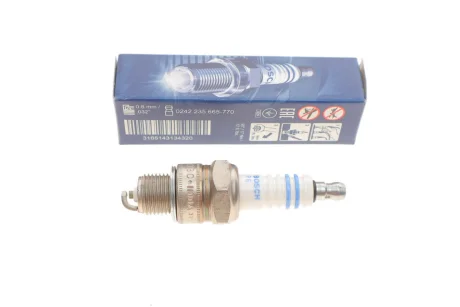 Свічка запалювання Opel Ascona/Kadett/Frontera 0 242 235 665 BOSCH 0-242-235-665