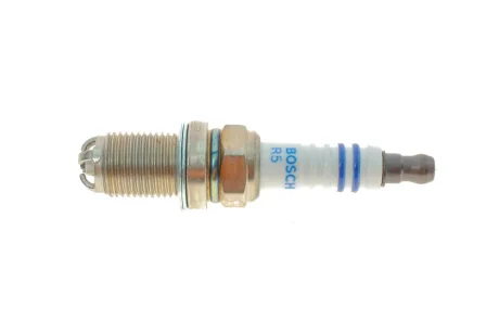 Свічка запалювання Audi A4/A6 2.4/2.8/3.0/Passat 2.8 V6i 95-05 0 242 235 748 BOSCH 0-242-235-748