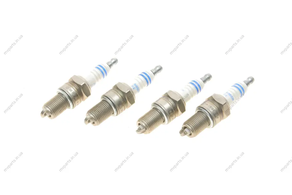 Свічка запалювання (к-кт 4шт) VW T4/T3/Passat/LT (28-35)/Golf II/III/Caddy 0.9-2.5 65- 0 242 235 909 BOSCH 0-242-235-909 (фото 1)