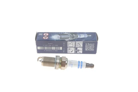 Свічка запалювання VW Caddy III 1.6/2.0i 06-15 0 242 236 571 BOSCH 0-242-236-571