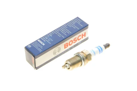 Свічка запалювання Chevrolet Aveo 1.4 03-13/Daewoo Lacetti 1.4/1.6 04- 0 242 236 616 BOSCH 0-242-236-616
