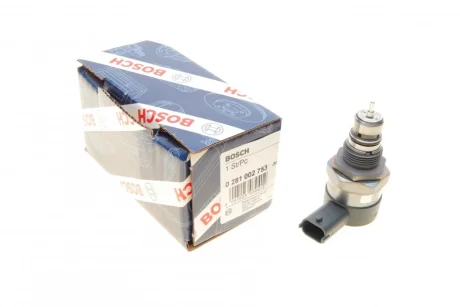 Клапан редукционный рейки паливної Renault Trafic 2.0dCi 06- 0 281 002 753 BOSCH 0-281-002-753