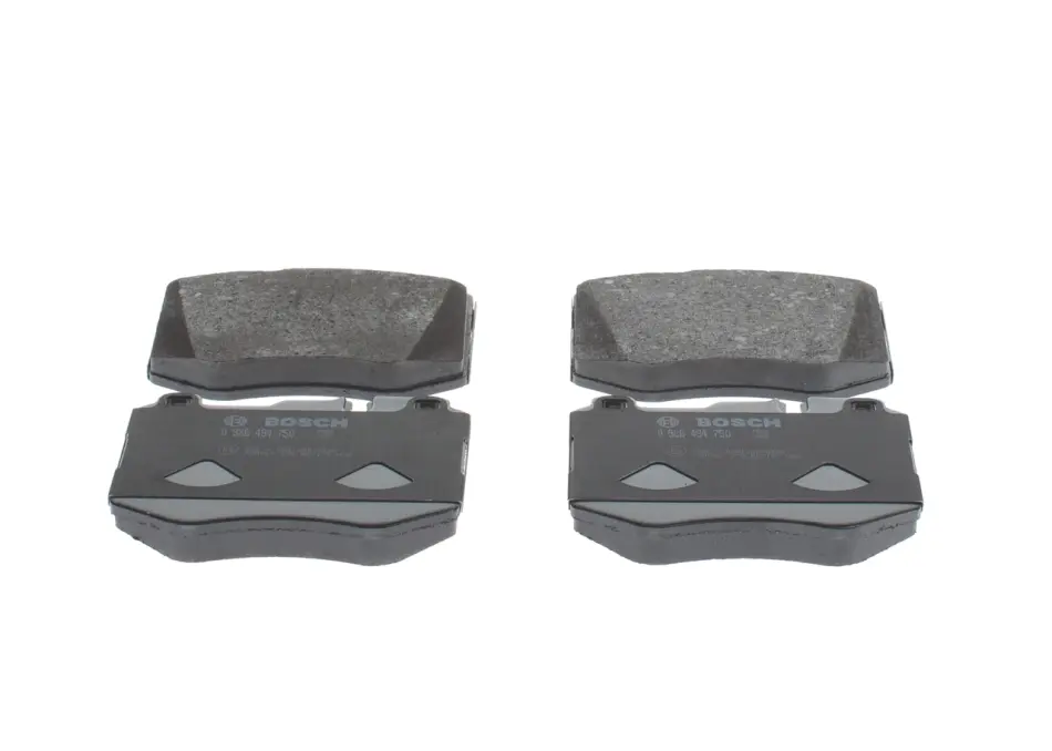 Колодки гальмівні (передні) MB C-class (W205)/E-class (W213) 14- 0 986 494 750 BOSCH 0-986-494-750 (фото 1)