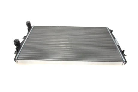 Радіатор охолодження VW Caddy 1.9TDI/1.2TSI 03- (МКПП) (650x416x34) MAHLE CR 761 000S MAHLE / KNECHT CR-761-000S