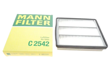 Фільтр повітряний Hyundai Terracan 2.5TD/2.9CRDI/3.5 V6 01-06 -FILTER C 2542 MANN C-2542