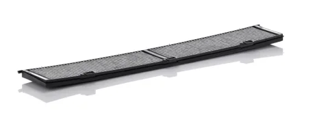Фільтр салону BMW 3 (E90)/X1 (E84) 03-13 (вугільний) -FILTER CUK 8430 MANN CUK-8430