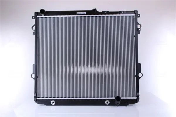 Радіатор охолодження TOYOTA LAND CRUISER J200 (08-) 4.5 TD (вир-во Nissens) NISSENS 646826 (фото 1)