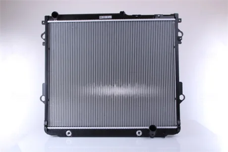 Радіатор охолодження TOYOTA LAND CRUISER J200 (08-) 4.5 TD (вир-во Nissens) NISSENS 646826