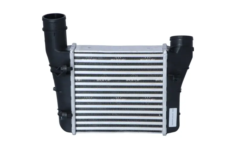 Радіатор інтеркулера Audi A4/A6 1.9/2.0D 00-09 NRF 30148A (фото 1)