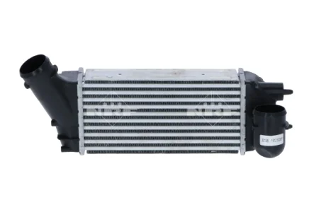 Радіатор інтеркулера Citroen C4/Peugeot 307/308 2.0 HDi 03-14 NRF 30195