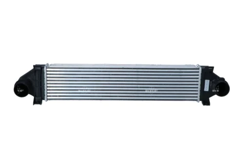 Радіатор інтеркулера Land Rover Freelander 2.2D 06-14 NRF 30374