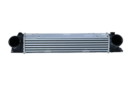 Радіатор інтеркулера BMW 1 (E81/E82/E87/E88)/3 (E90/E91)/X1 (E84) 2.0 04-15 NRF 30797