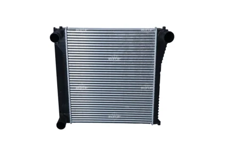 Радіатор інтеркулера Land Rover Range Rover 4.4D 10-12 NRF 30929