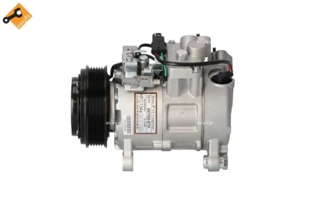 Компресор кондиціонера BMW 3 (F30/F80)/5 (F10//F11)/7 (F01/F02/F03) 2.0i/3.0D 08-18 NRF 32861