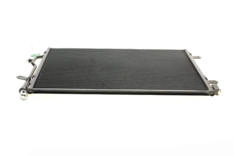 Радіатор кондиціонера Audi A4/A6 00-05 NRF 35404