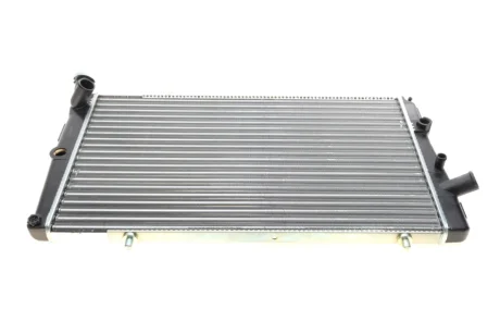 Радіатор охолодження Peugeot 309/405 1.1-1.9D 85-93 NRF 54669
