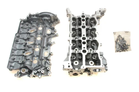 Головка блоку циліндрів Renault Master 2.3dCi 10- RENAULT 110415059R