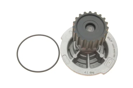 Помпа води Chevrolet Aveo/Lacetti 1.4/1.6 03-/Daewoo Nubira 1.6 16V 97- VKPC 90402 SKF VKPC-90402