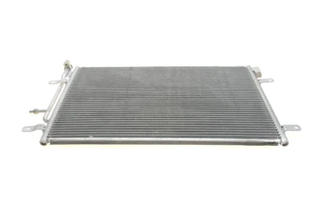 Радіатор кондиціонера Audi A4/Seat Exeo 1.6-3.2 02-13 VAN WEZEL Van Wezel 03005238